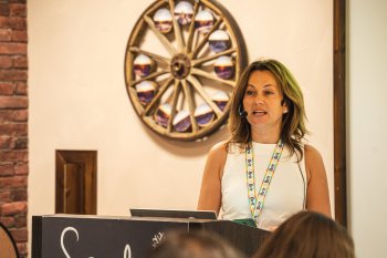Наталія Клєцова презентує ШІ та цифровізацію